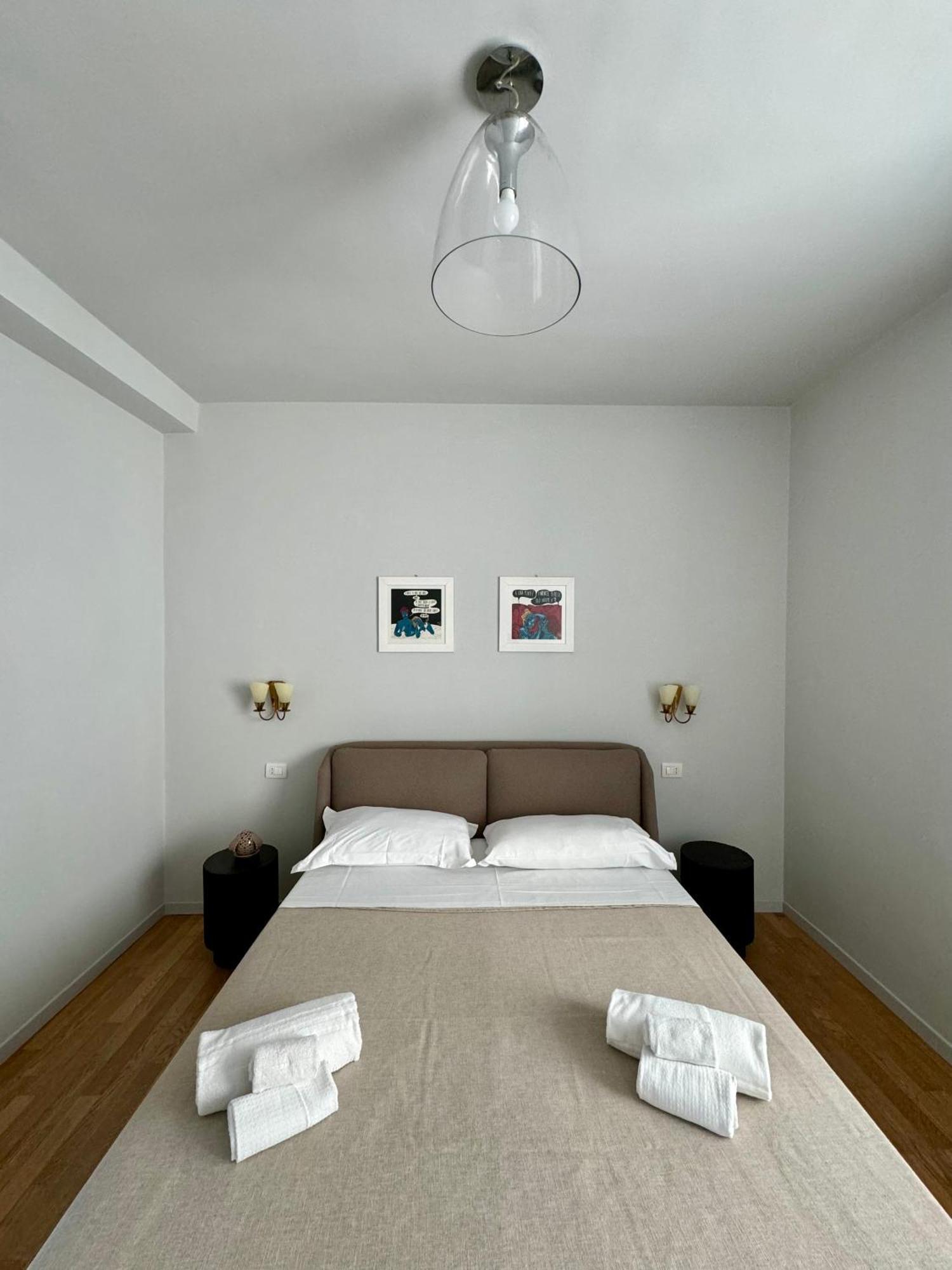4 Balconi House- Appartamento Moderno A Lecce Exterior photo
